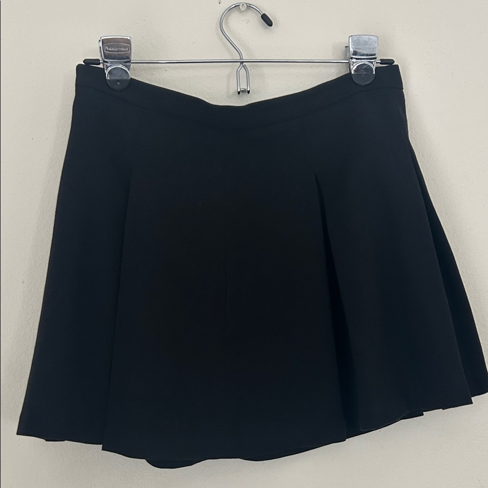 Forever 21 Vintage 2000’s Black Pleated Skirt